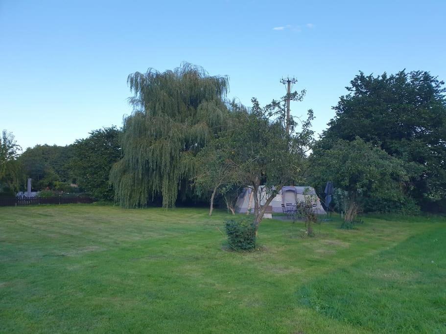 Die Kleine Klecks Am Jasmunder Bodden Daire Bergen Auf Rugen Dış mekan fotoğraf